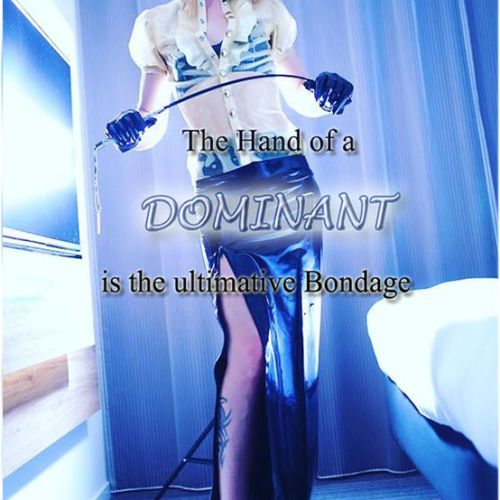 Galeriebild 4 von Miss Julie Noir