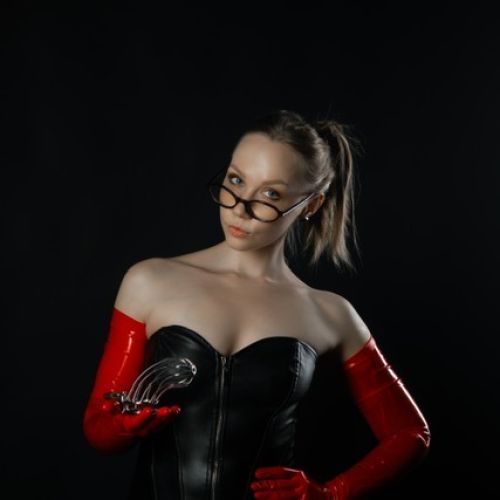 Galeriebild 3 von Jungdomina Sasha