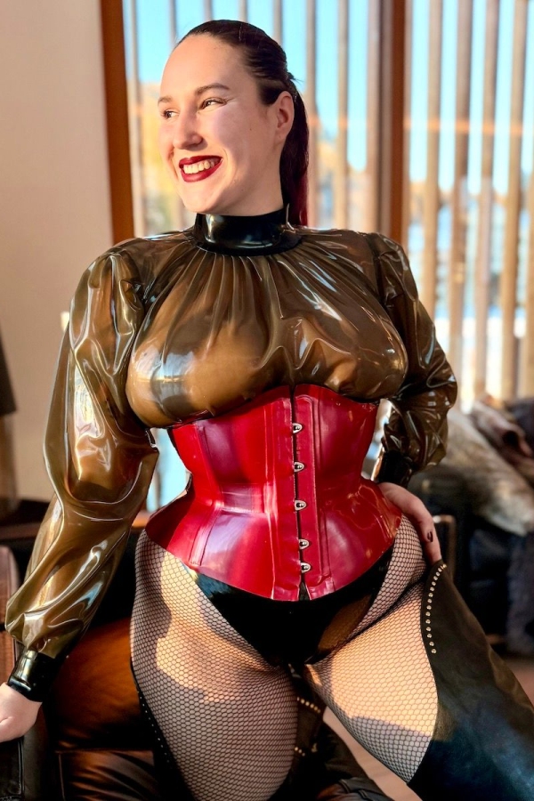 Profilbild von Miss Chloé Avelle